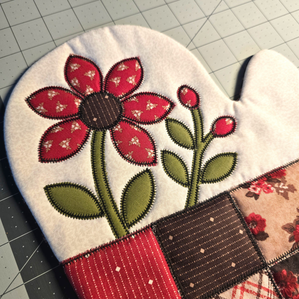 Snowman Mitten Trivet with BONUS Floral Design by Lisa Capen Quilts